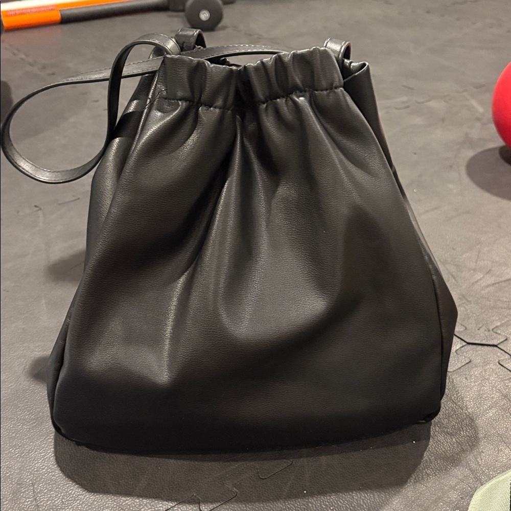 Urban Originals Classic Black Tote